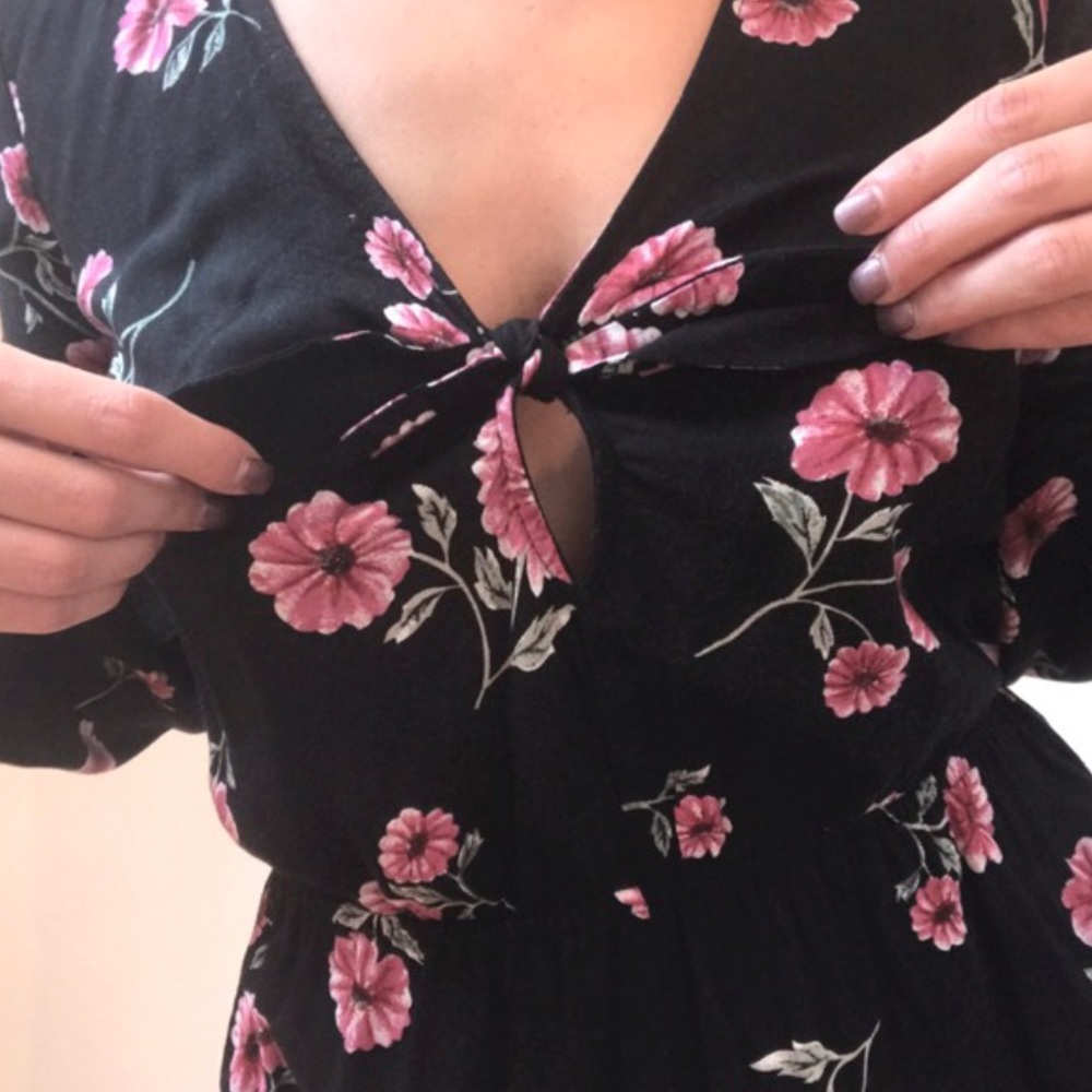 Floral Romper with Front Tie - Picture 4 of 5